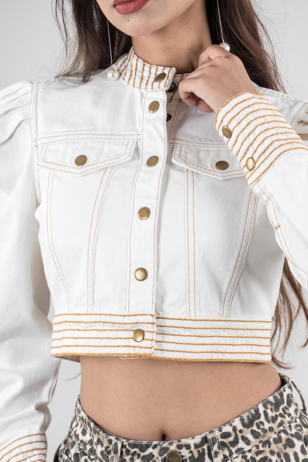 Wild Ivory | Leopard Print Jeans with white Jacket - Image 2