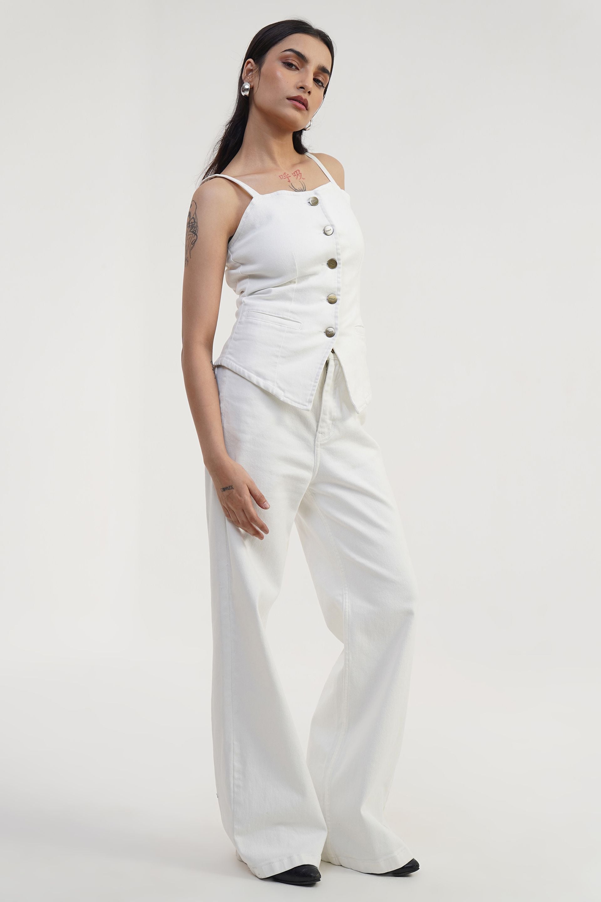 White Echo | High rise Straight Fit Jeans