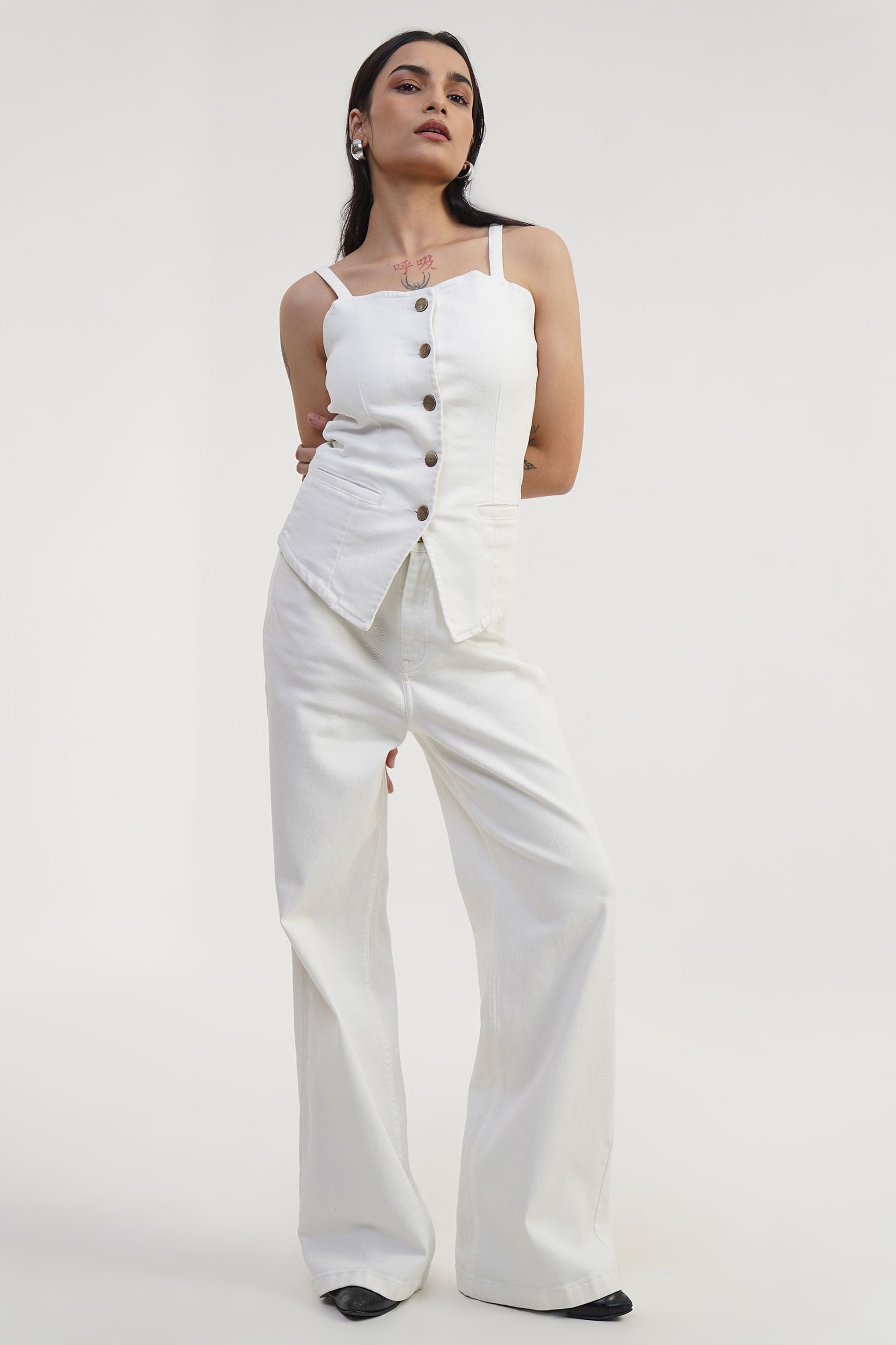 White Echo | High rise Straight Fit Jeans