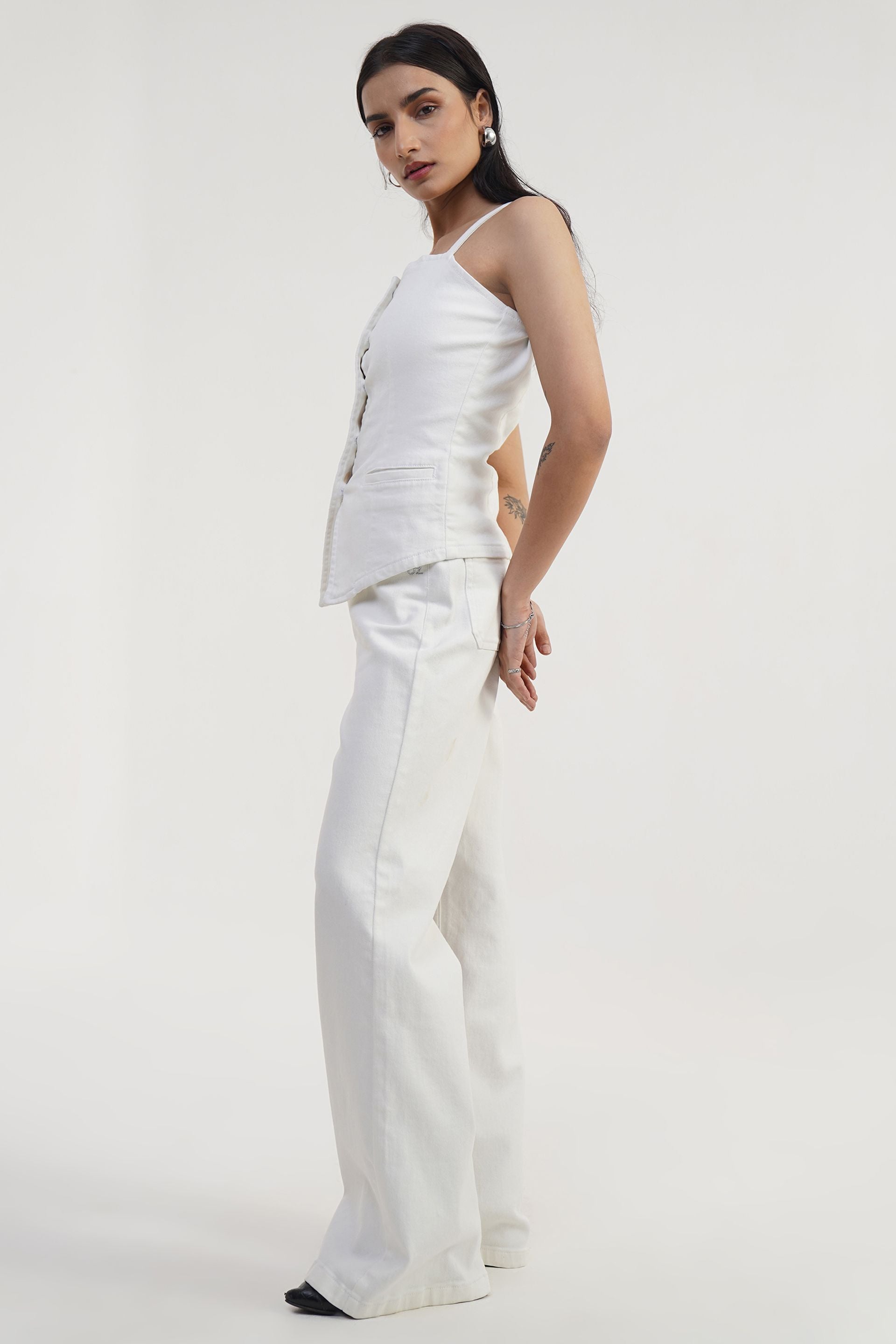 White Echo | High rise Straight Fit Jeans