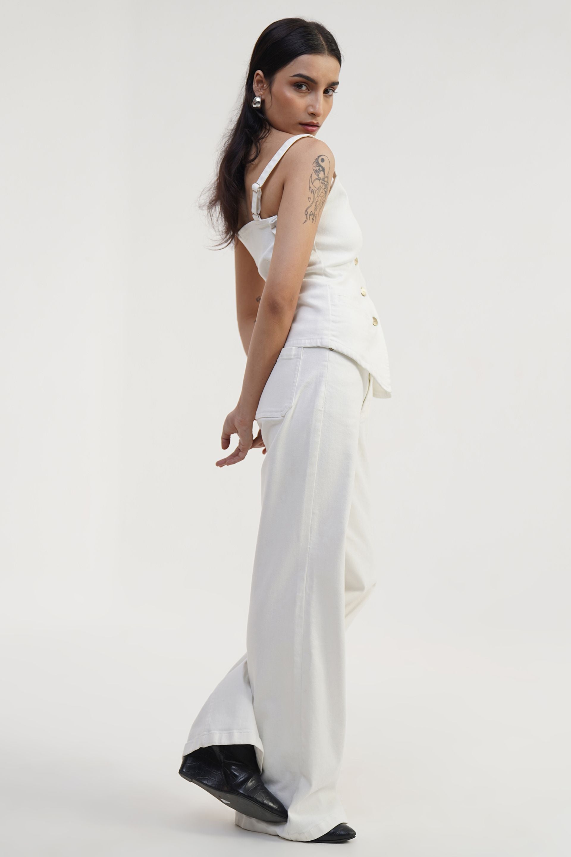 White Echo | High rise Straight Fit Jeans