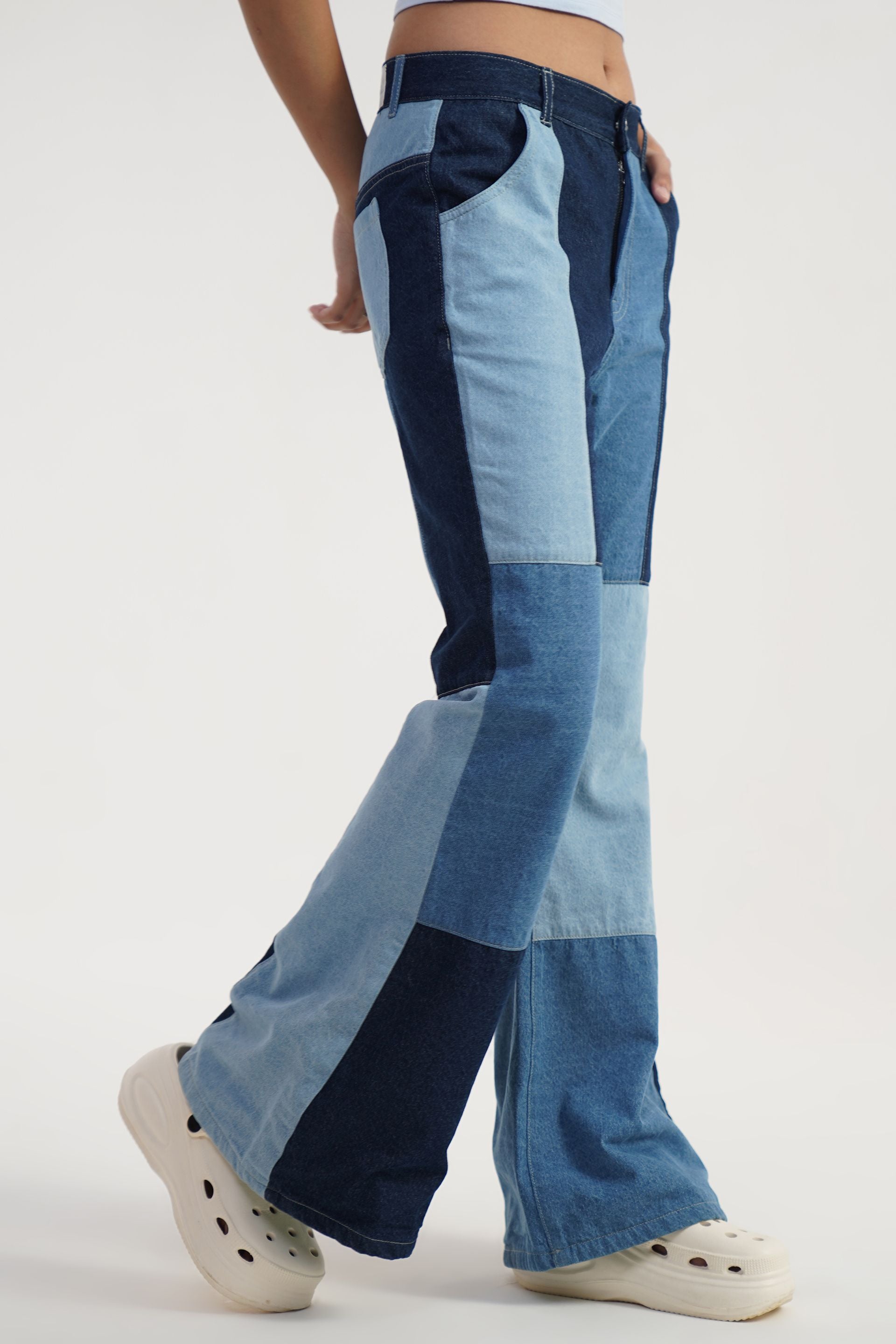 Retro multi tone denim jeans in pure cotton, fitted bootcut, bio-enzyme wash, belt loops, sizes 26-34, India