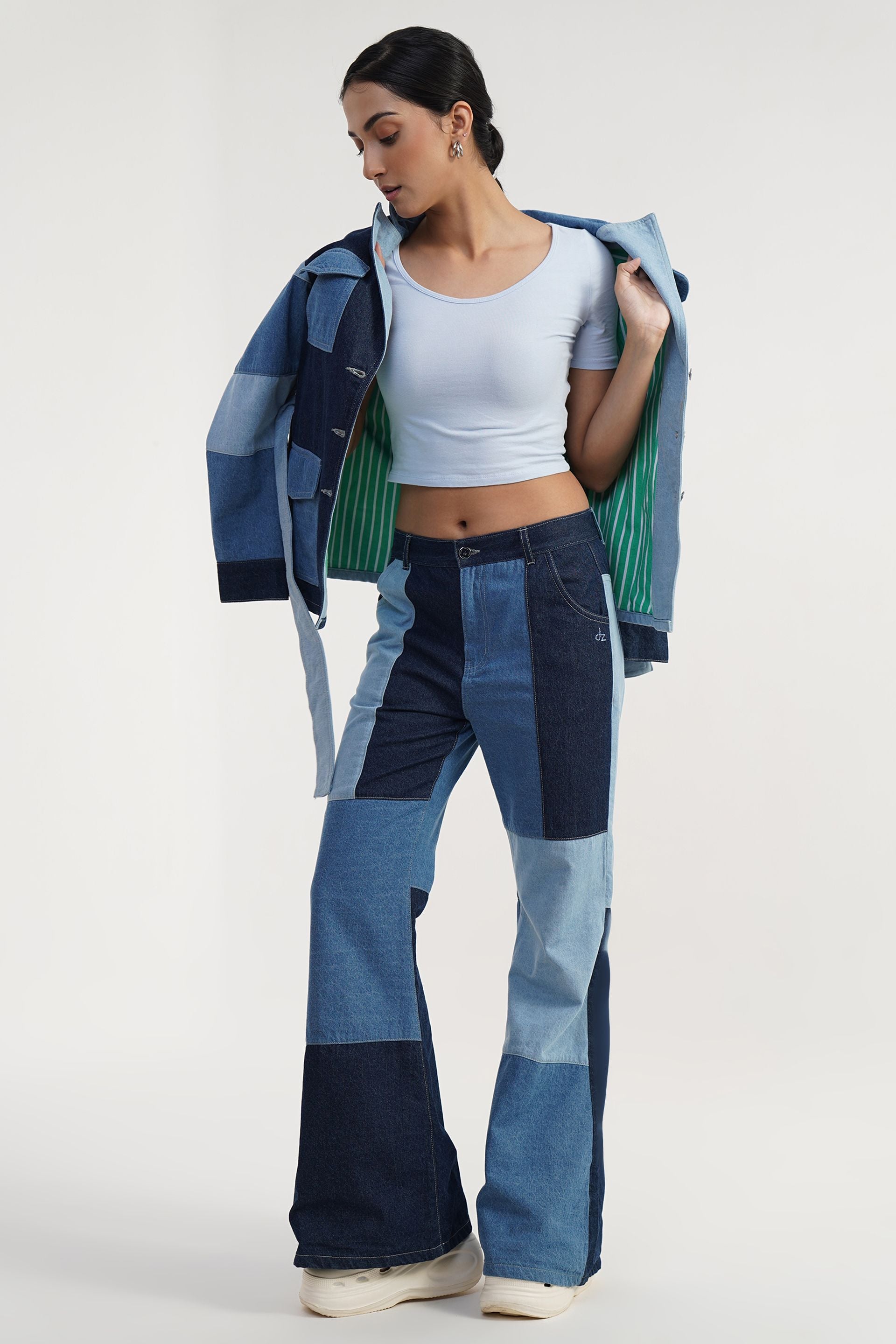 Retro multi tone denim jeans in pure cotton, fitted bootcut, bio-enzyme wash, belt loops, sizes 26-34, India