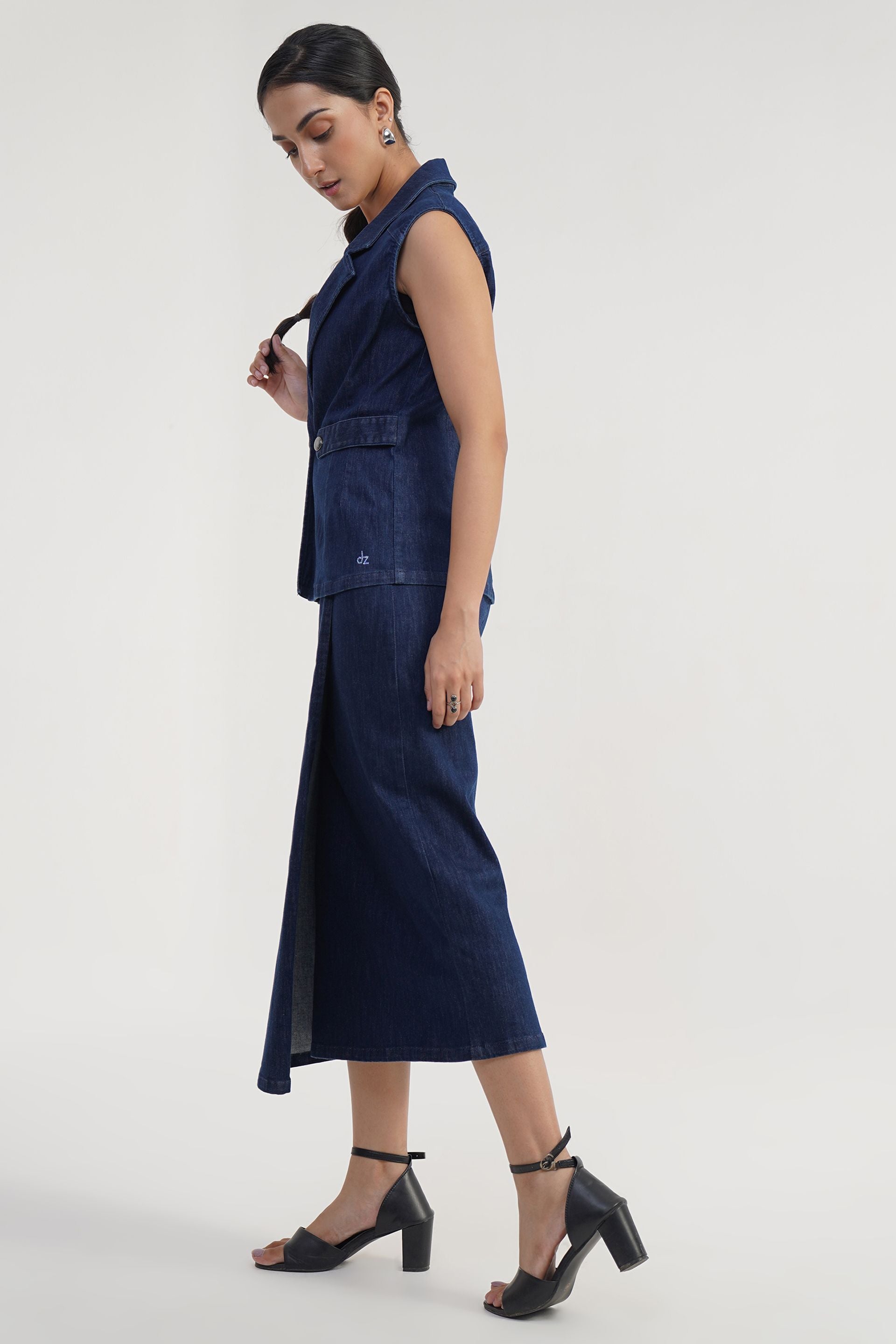 Buttoned Edge | Rinse Wash Buttoned Vest