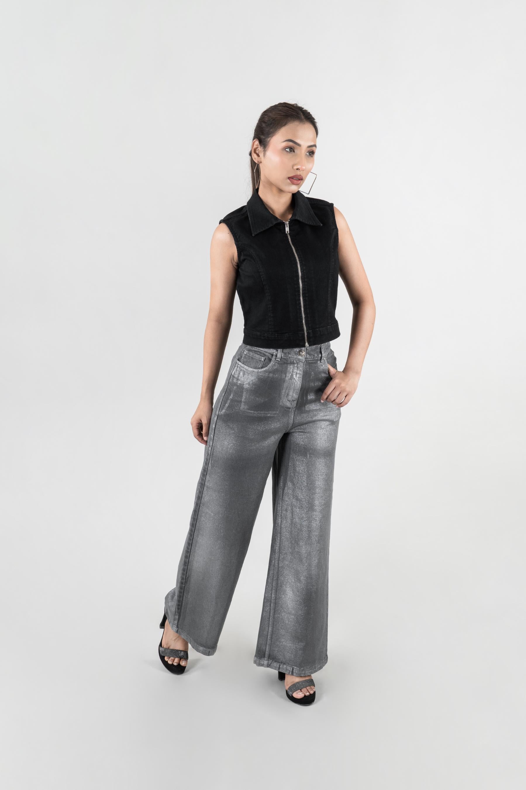 Black cropped denim jacket for women, urban fit, bio-wash cotton blend, sizes XS-XL, made in India