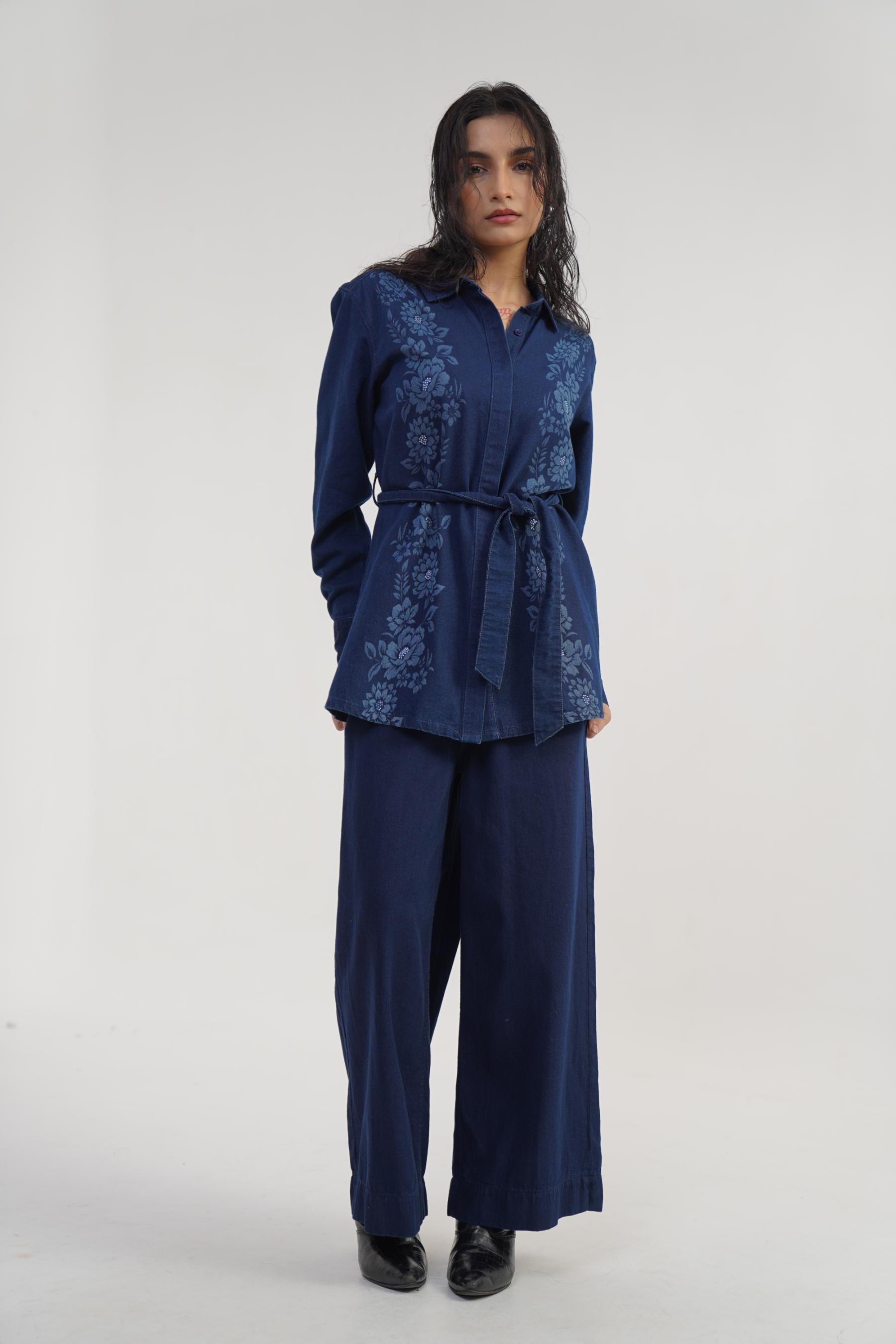 Blue denim trouser for women, minimal look, 100% cotton rinse wash, India, sizes 26-34