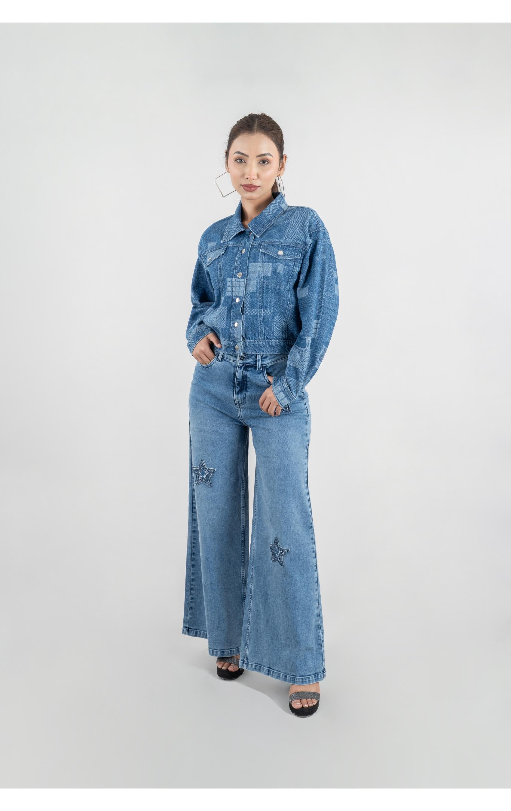 Light Blue Crop Jacket in 100% Cotton Denim – Minimal Style