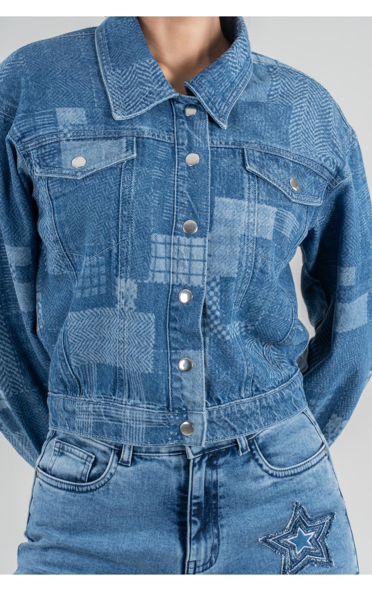 Light Blue Crop Jacket in 100% Cotton Denim – Minimal Style